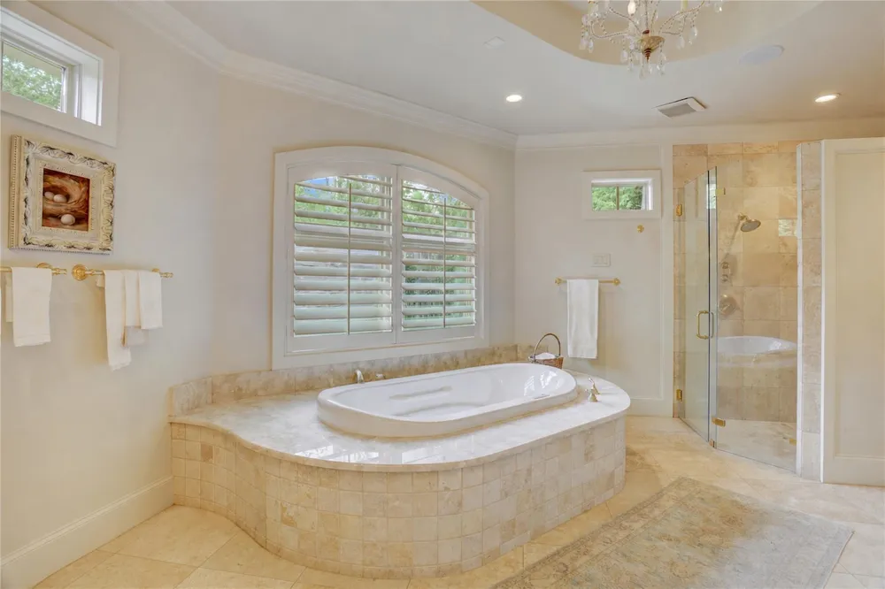 1 Stayton Circle Piney Point Village, TX 77024