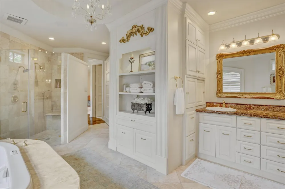 1 Stayton Circle Piney Point Village, TX 77024