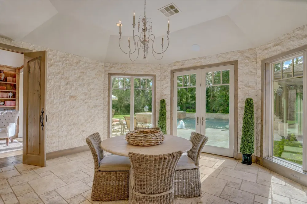1 Stayton Circle Piney Point Village, TX 77024
