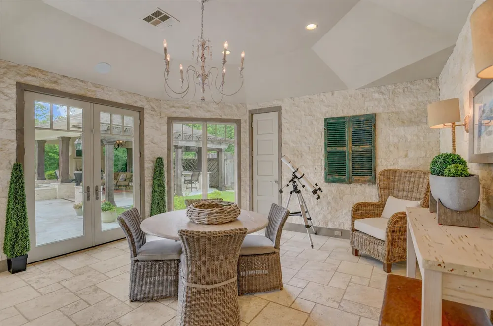 1 Stayton Circle Piney Point Village, TX 77024