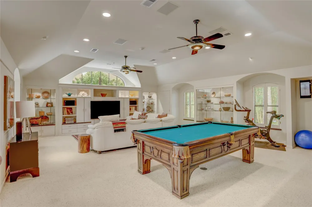 1 Stayton Circle Piney Point Village, TX 77024
