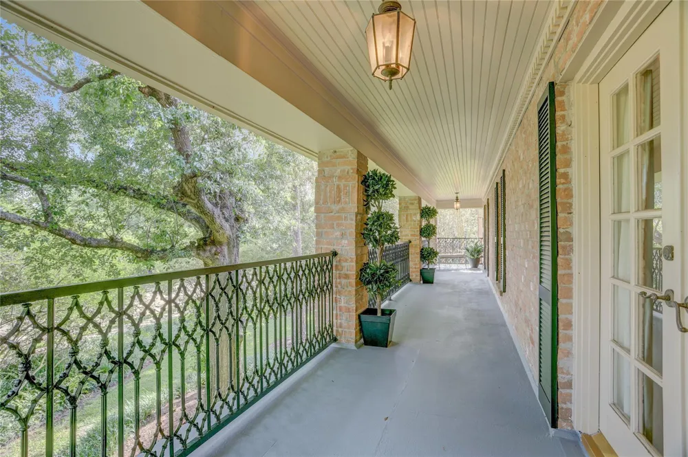 1 Stayton Circle Piney Point Village, TX 77024