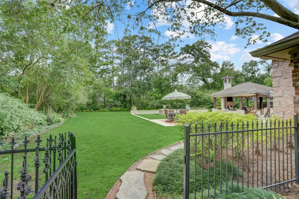 1 Stayton Circle Piney Point Village, TX 77024