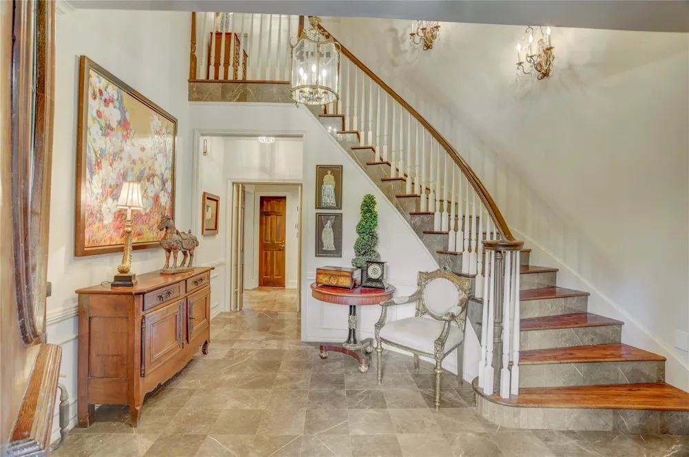 1 Stayton Circle Piney Point Village, TX 77024