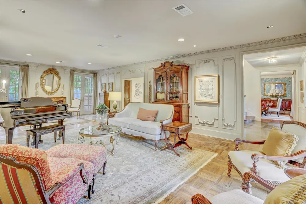 1 Stayton Circle Piney Point Village, TX 77024