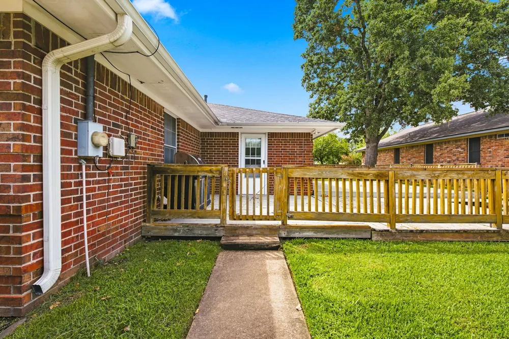 1821 Gettysburg Lane Bryan, TX 77802