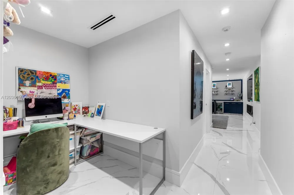 6561 Marlin Dr Coral Gables, FL 33158