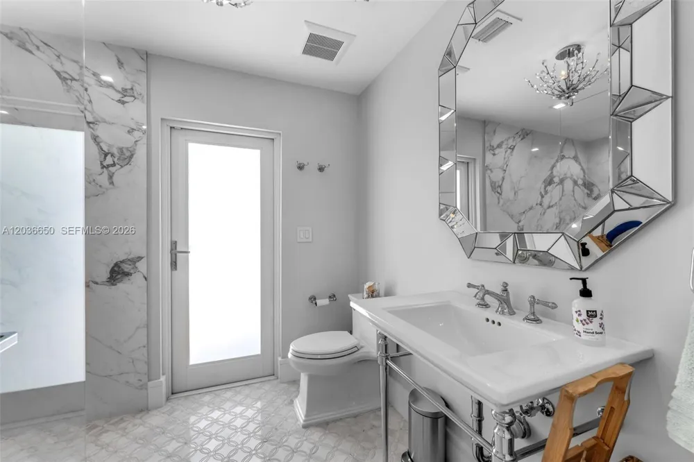 6561 Marlin Dr Coral Gables, FL 33158