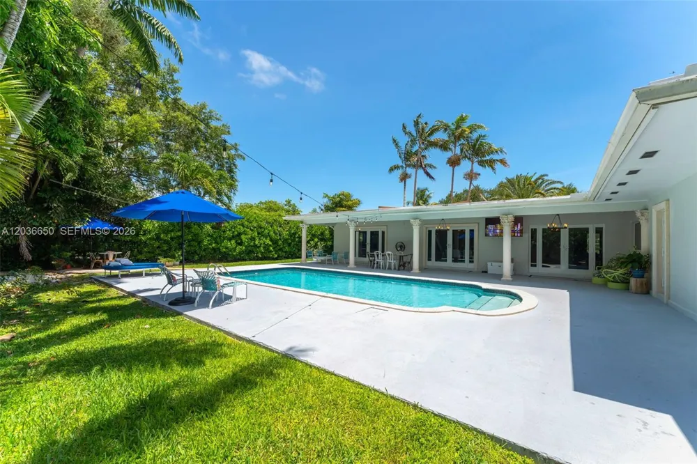 6561 Marlin Dr Coral Gables, FL 33158