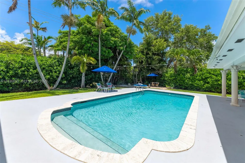 6561 Marlin Dr Coral Gables, FL 33158