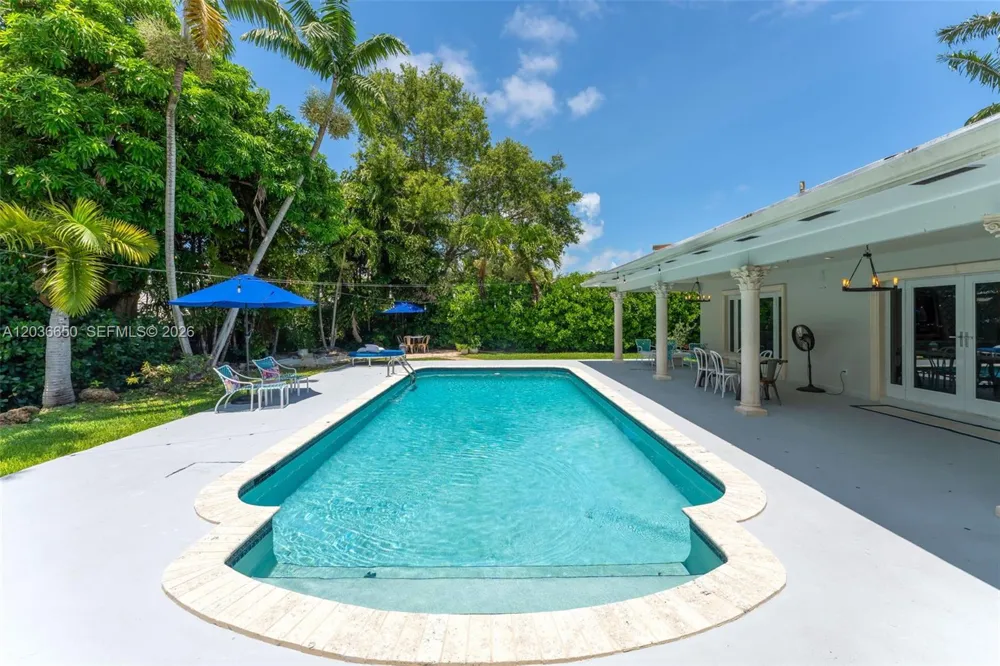 6561 Marlin Dr Coral Gables, FL 33158