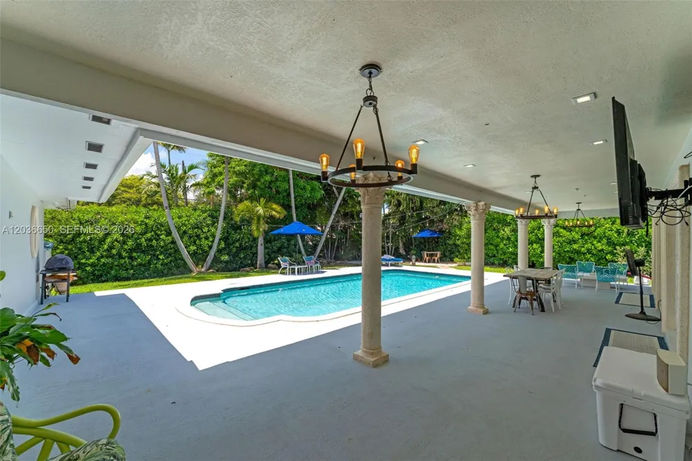 6561 Marlin Dr Coral Gables, FL 33158