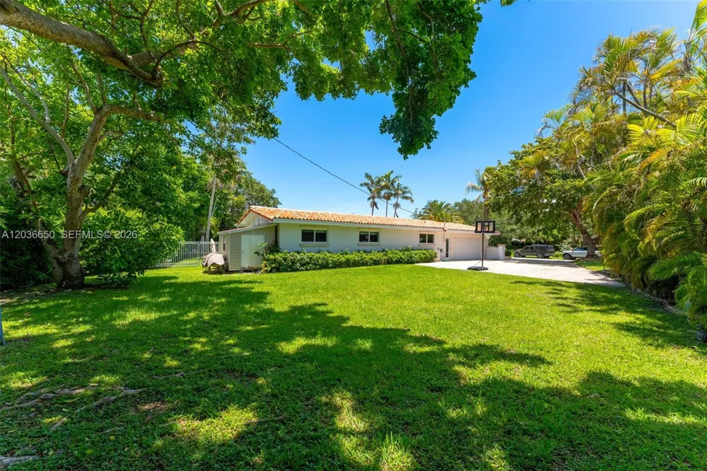 6561 Marlin Dr Coral Gables, FL 33158