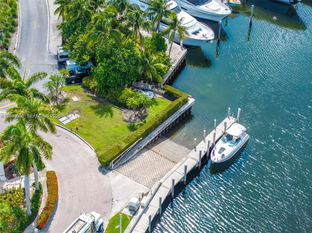 6561 Marlin Dr Coral Gables, FL 33158