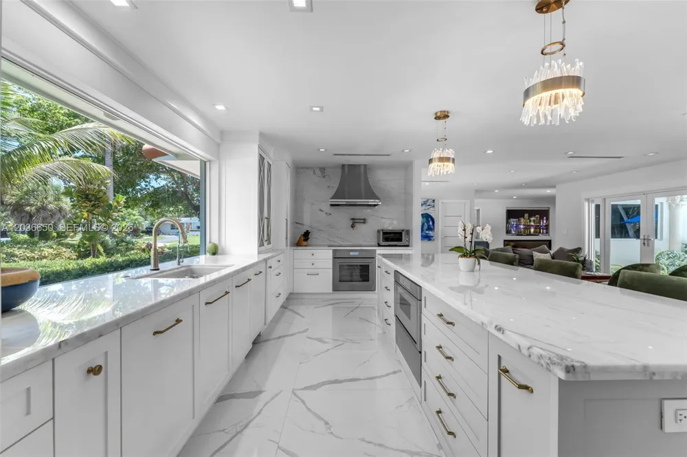 6561 Marlin Dr Coral Gables, FL 33158