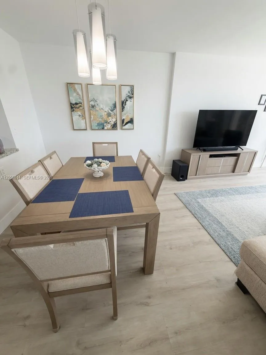 10275 Collins Ave #614 Bal Harbour, FL 33154