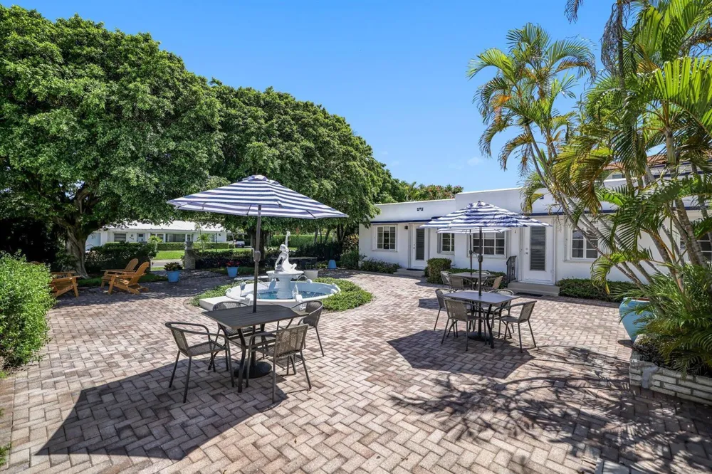 320 Inlet Way #4 Palm Beach Shores, FL 33404