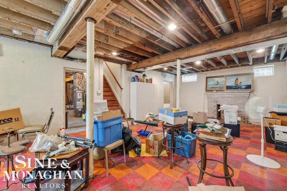 979 Lakepointe Street Grosse Pointe Park City, MI 48230