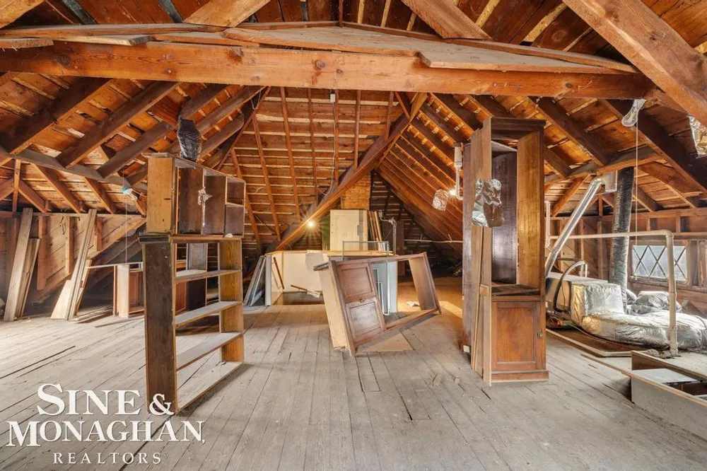 979 Lakepointe Street Grosse Pointe Park City, MI 48230