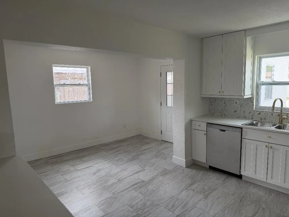 632 89TH AVENUE St Petersburg, FL 33702