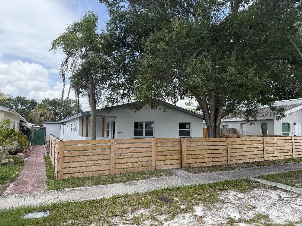 632 89TH AVENUE St Petersburg, FL 33702