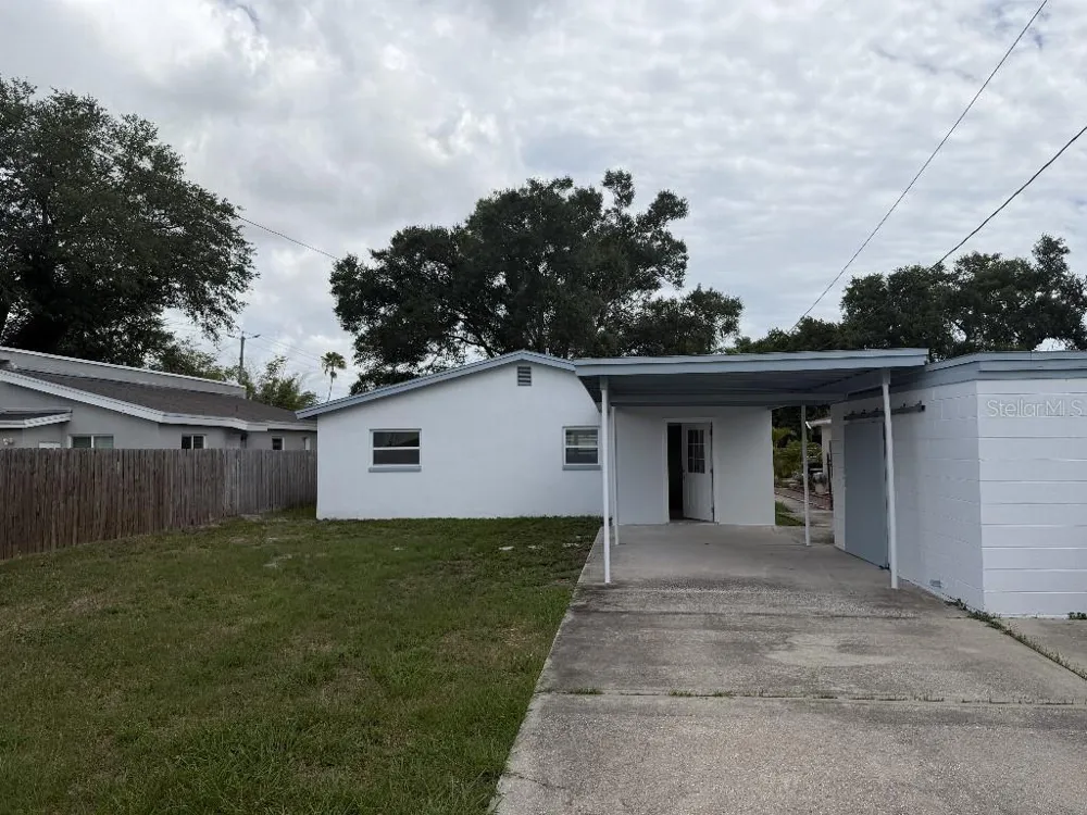632 89TH AVENUE St Petersburg, FL 33702