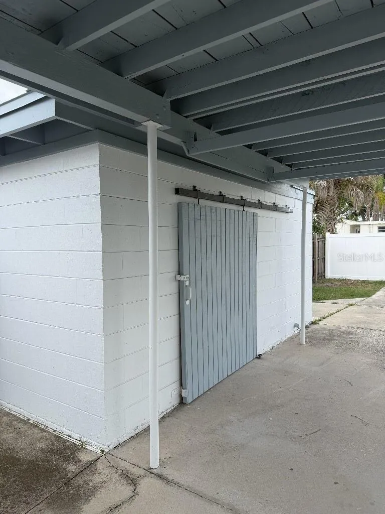 632 89TH AVENUE St Petersburg, FL 33702