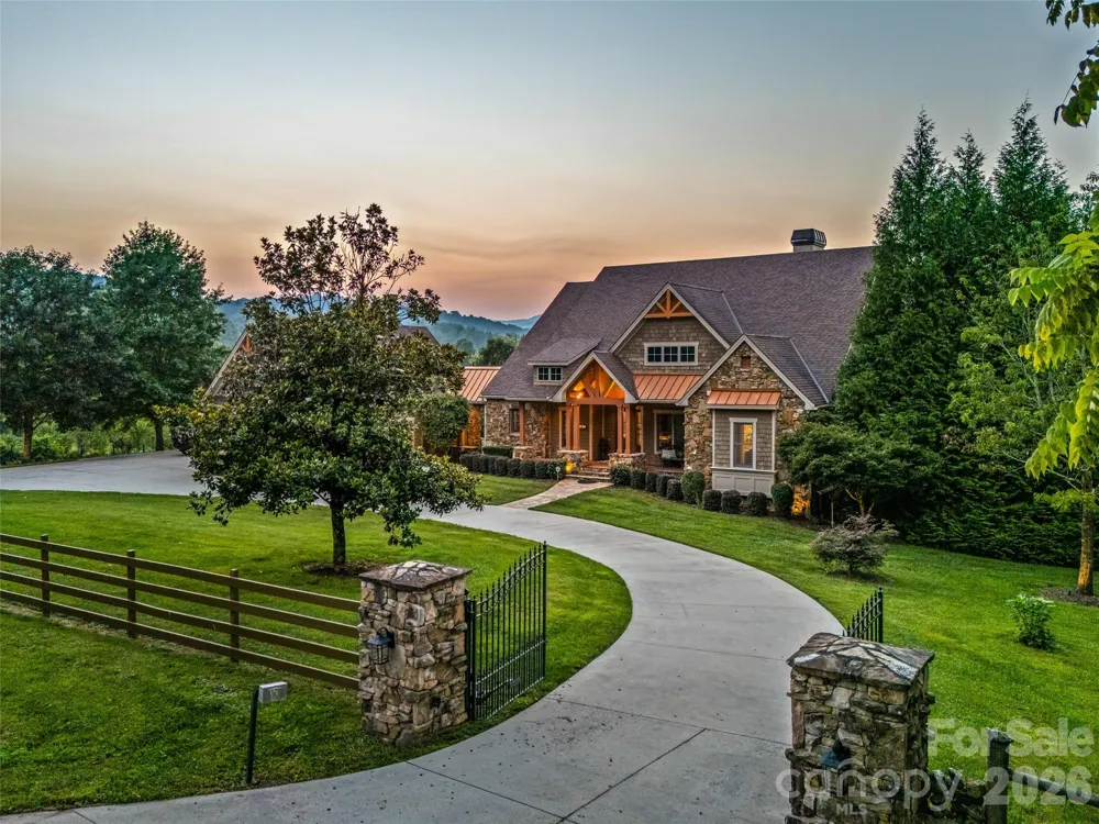 280 Walnut Hollow Road Brevard, NC 28712