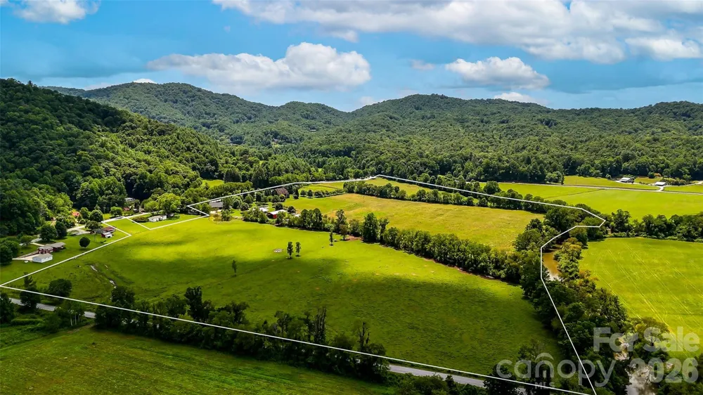 280 Walnut Hollow Road Brevard, NC 28712