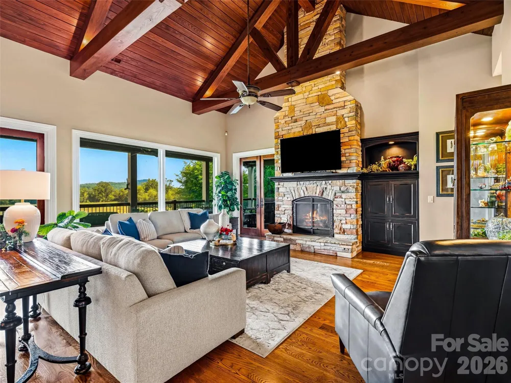 280 Walnut Hollow Road Brevard, NC 28712