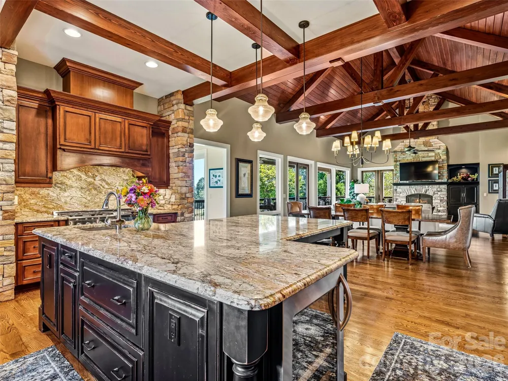 280 Walnut Hollow Road Brevard, NC 28712