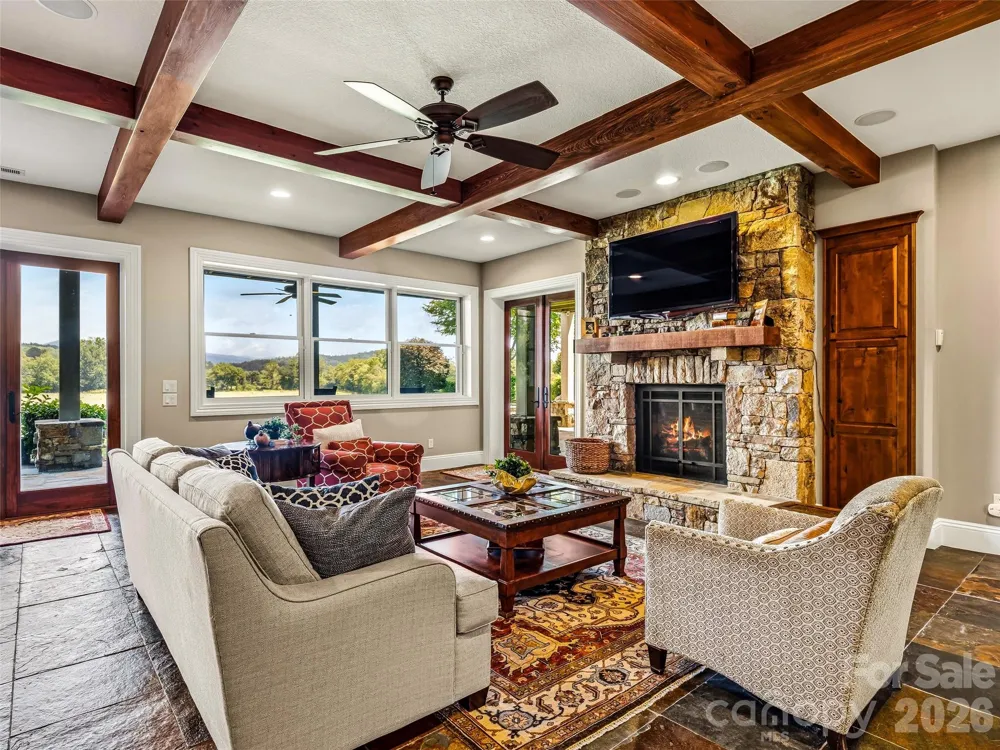 280 Walnut Hollow Road Brevard, NC 28712