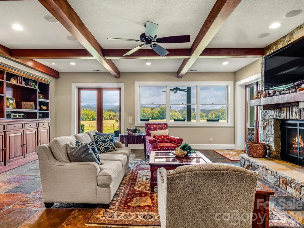 280 Walnut Hollow Road Brevard, NC 28712