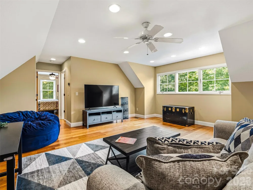 280 Walnut Hollow Road Brevard, NC 28712