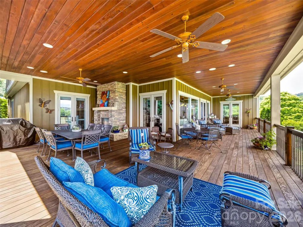 280 Walnut Hollow Road Brevard, NC 28712