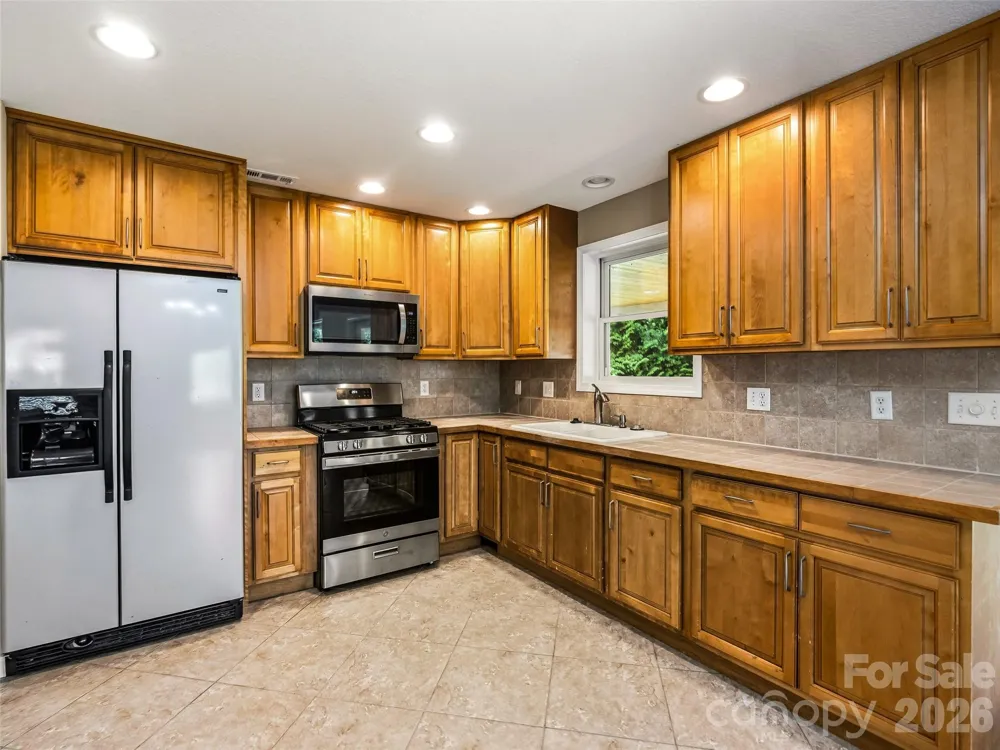 280 Walnut Hollow Road Brevard, NC 28712
