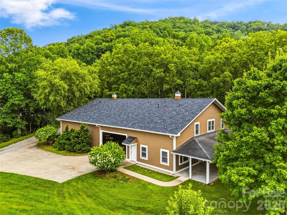 280 Walnut Hollow Road Brevard, NC 28712