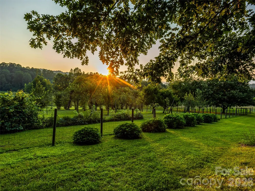 280 Walnut Hollow Road Brevard, NC 28712