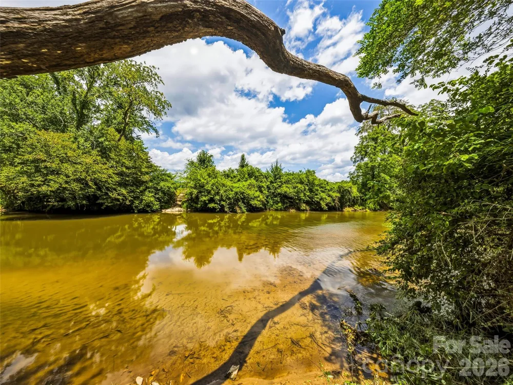 280 Walnut Hollow Road Brevard, NC 28712