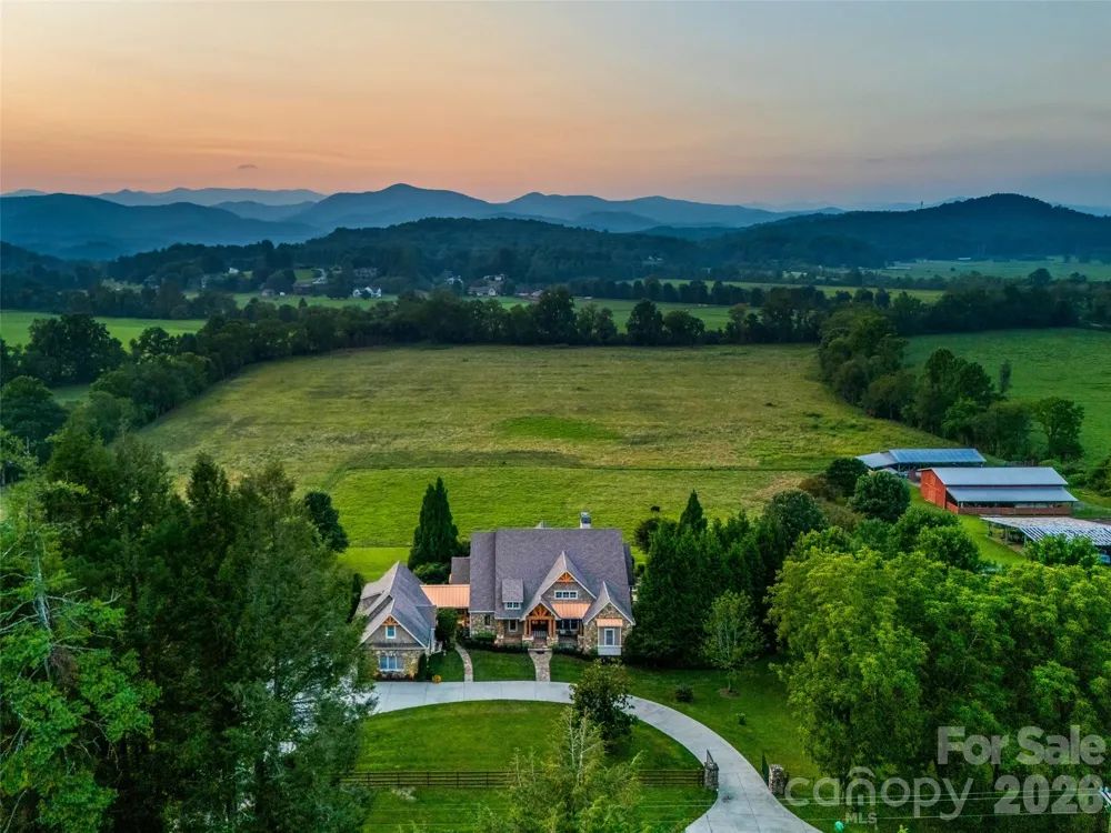 280 Walnut Hollow Road Brevard, NC 28712