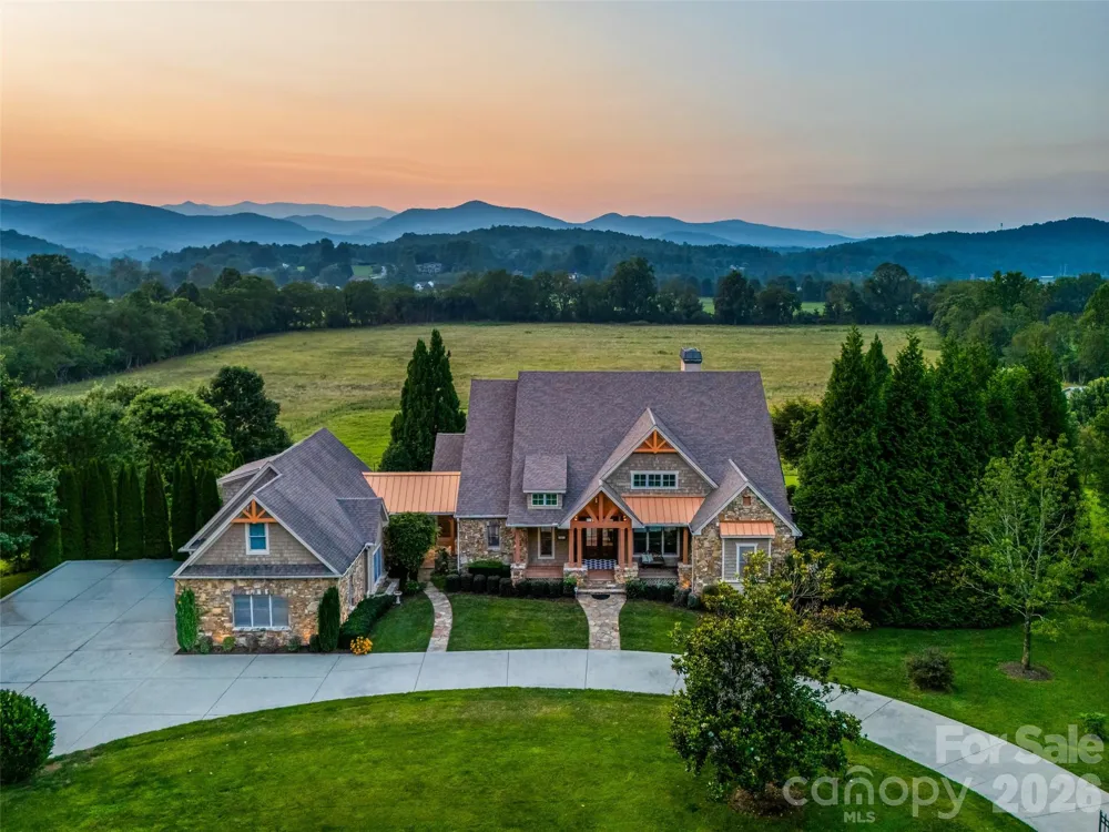 280 Walnut Hollow Road Brevard, NC 28712