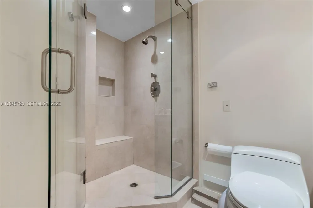 20155 NE 38th Ct #904 Aventura, FL 33180