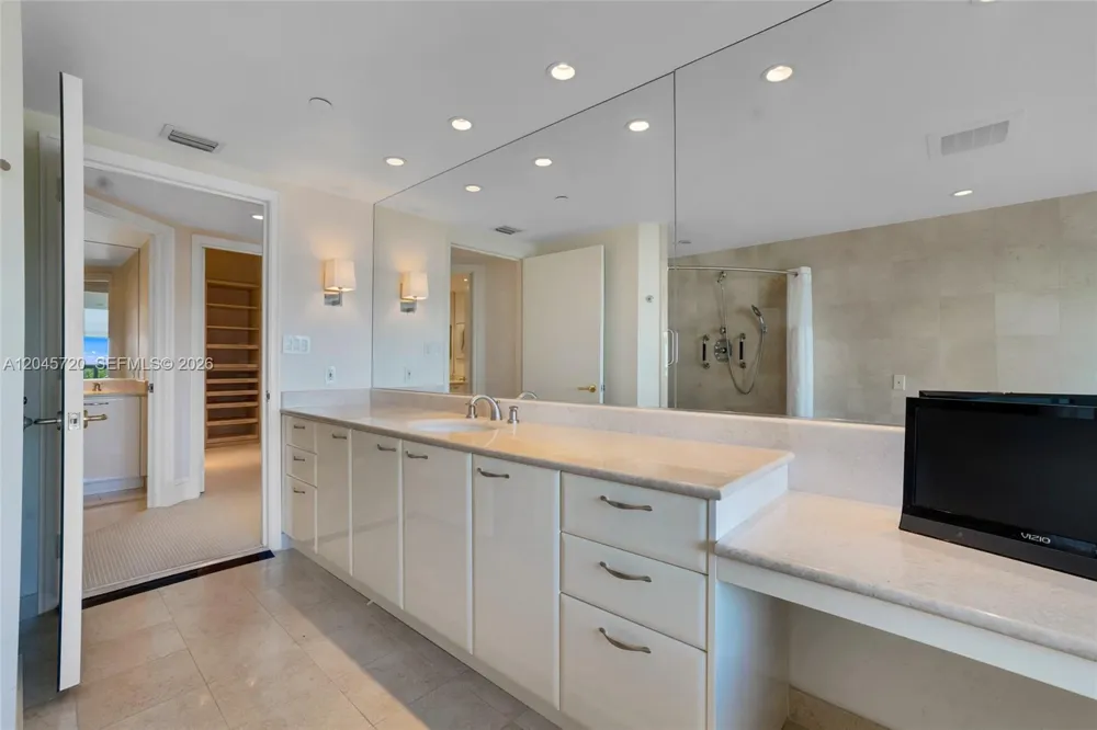 20155 NE 38th Ct #904 Aventura, FL 33180