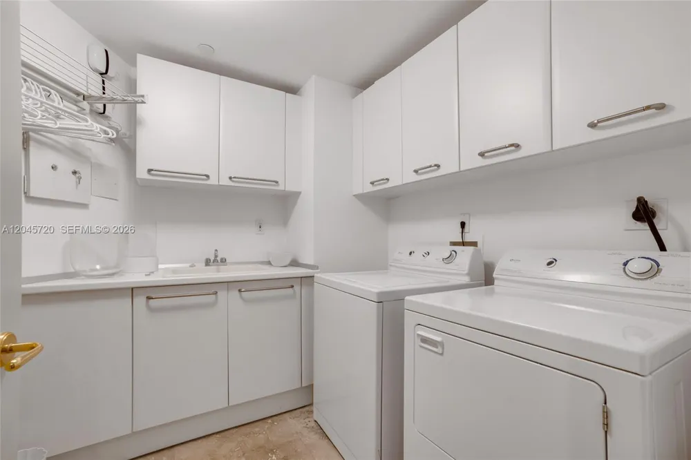 20155 NE 38th Ct #904 Aventura, FL 33180