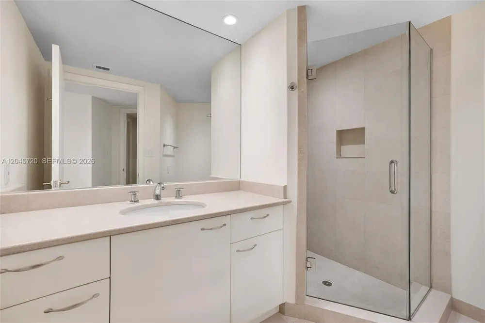 20155 NE 38th Ct #904 Aventura, FL 33180
