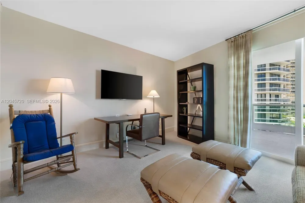 20155 NE 38th Ct #904 Aventura, FL 33180