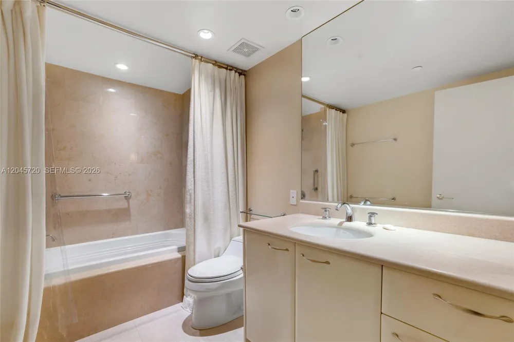 20155 NE 38th Ct #904 Aventura, FL 33180