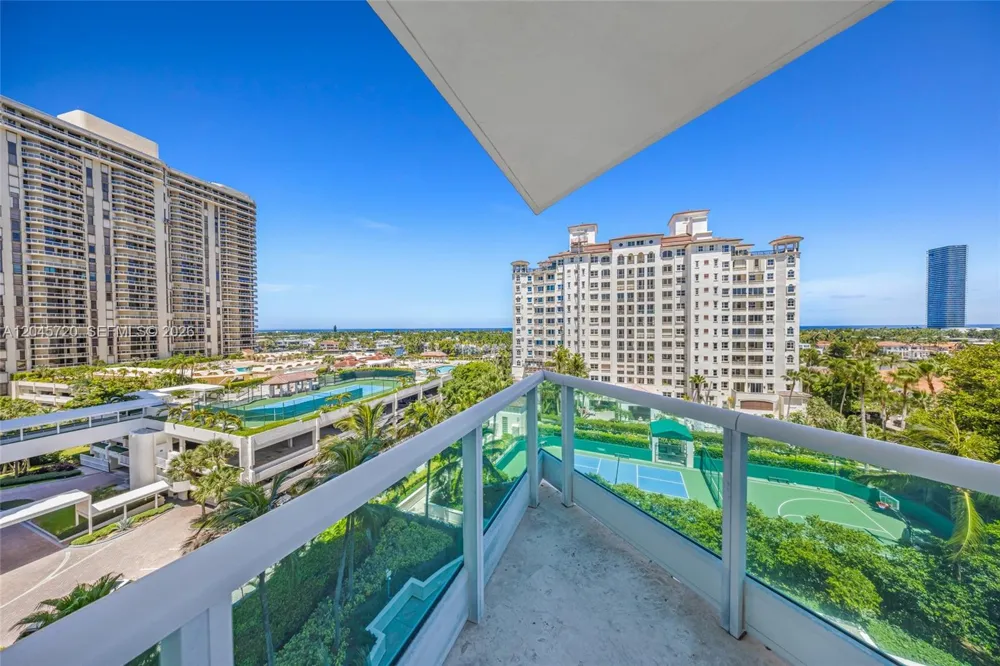 20155 NE 38th Ct #904 Aventura, FL 33180