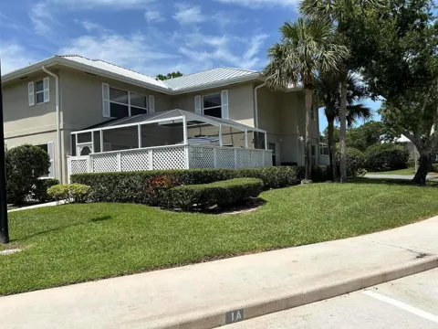 2807 SW LAKEMONT PLACE #1