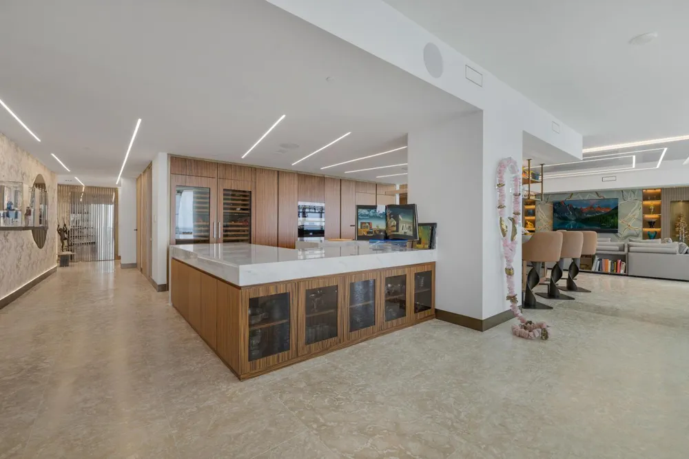 2200 Ocean Boulevard #S1604/1605 Fort Lauderdale, FL 33305